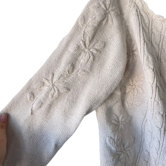 CELINA YANG fisherman knit sweater with lace cuff details & stitched floral Sz S - Picture 8 of 13
